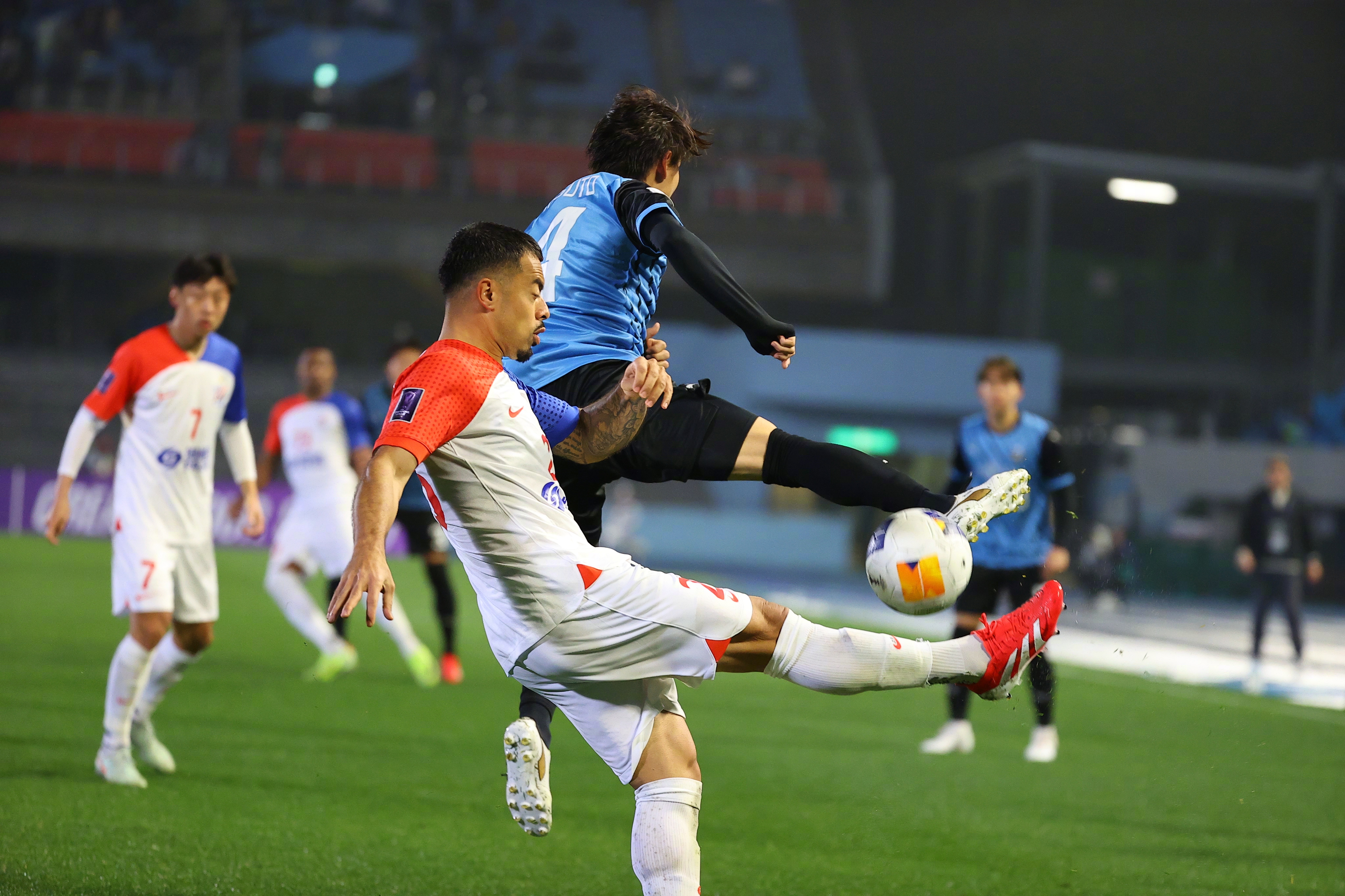 有礼投注-关于亚冠今夜走向成谜；上海申花远射贴柱；引发热议；年轻球员得到机会的信息