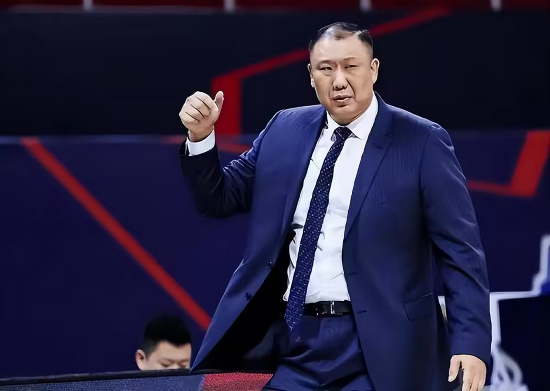 包含集结日CBA常规赛焦点战，山东男篮扳平良机，球迷炸锅，临场指挥获称赞的词条